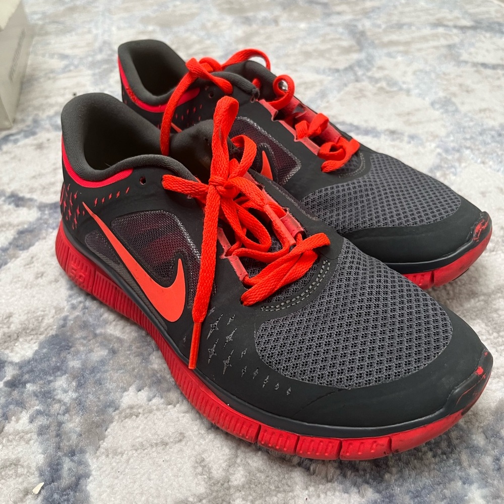 Nike Size 7.5, running sneakers